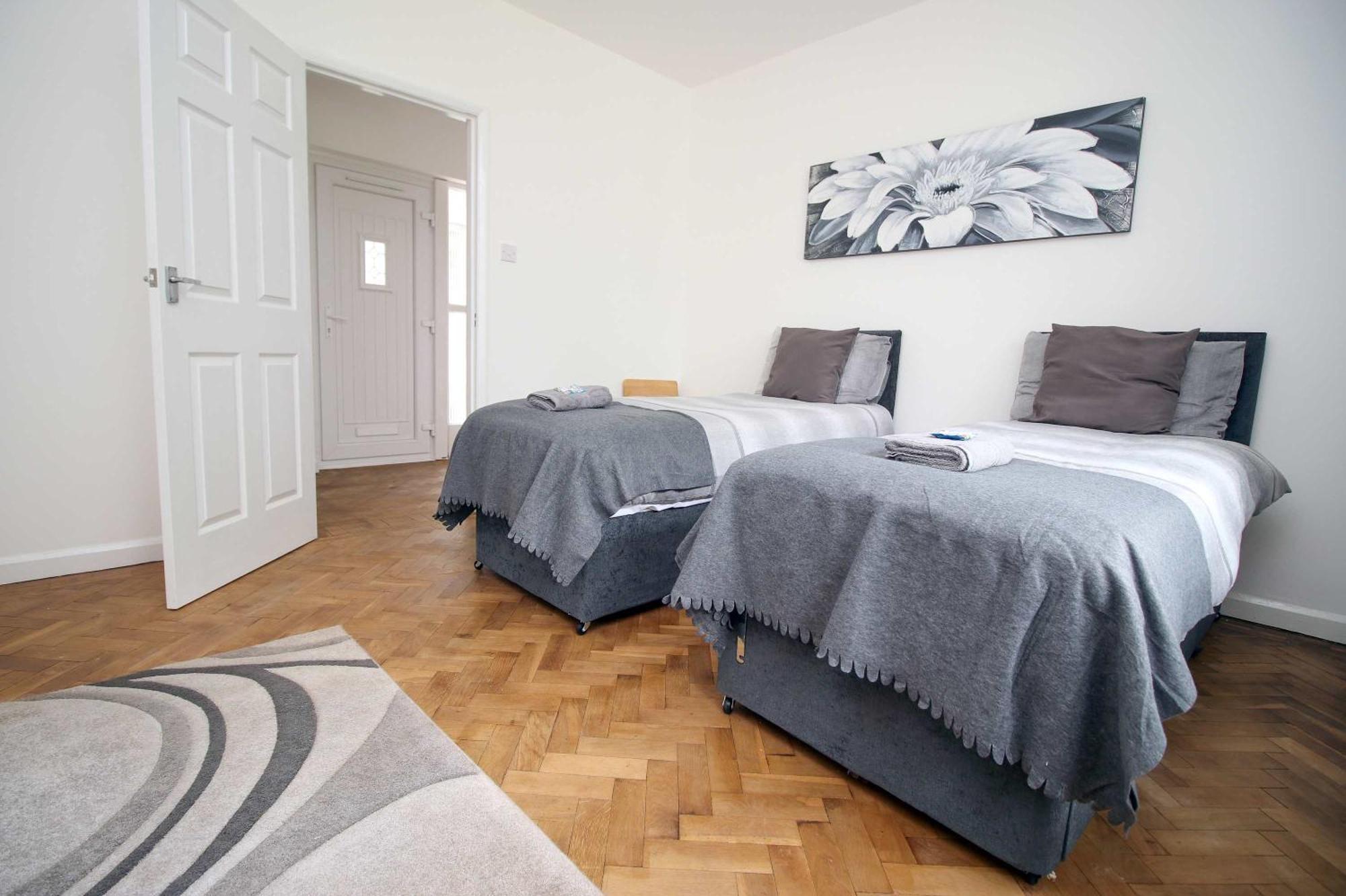The Lockett Wonderful Large Bungalow Plympton, Plymouth Free Parking By Staystaycations Εξωτερικό φωτογραφία